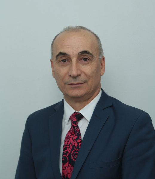 Поздравление врио ректора А.Г. Мнацаканяна с Днем России