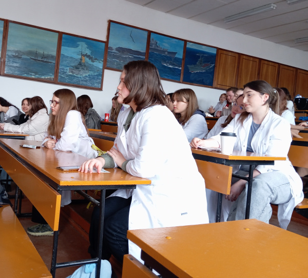 Будущие ветеринары ИАПС встретились с представителями животноводческой компании