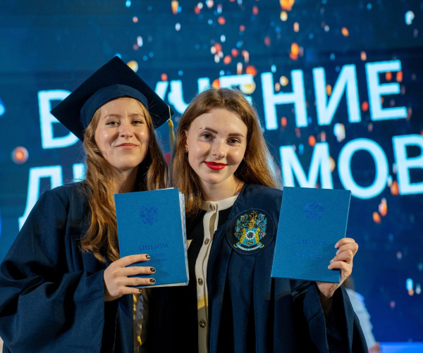 Выпускники ИНОТЭКУ торжественно получили свои дипломы 