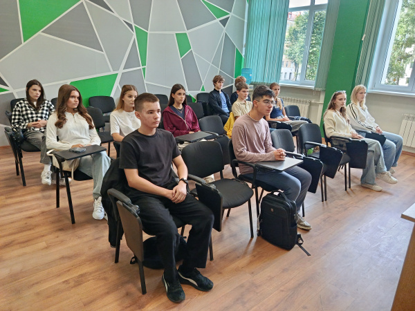 В ИНОТЭКУ стартовал проект по подготовке школьников к олимпиадам по «Экономике»