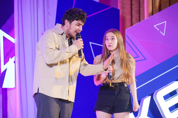 Приходи на Кубок Сбера КВН