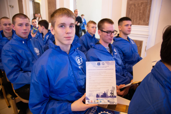 В КГТУ прошло торжественное посвящение школьников в инженеры-судостроители