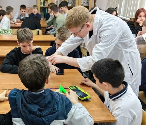 Участники СНО КГТУ провели «Открытую лабораторию» в школах Калининграда