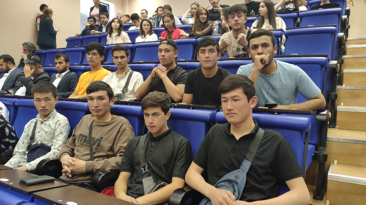 Студенты КГТУ встретились с Послом Республики Таджикистан 