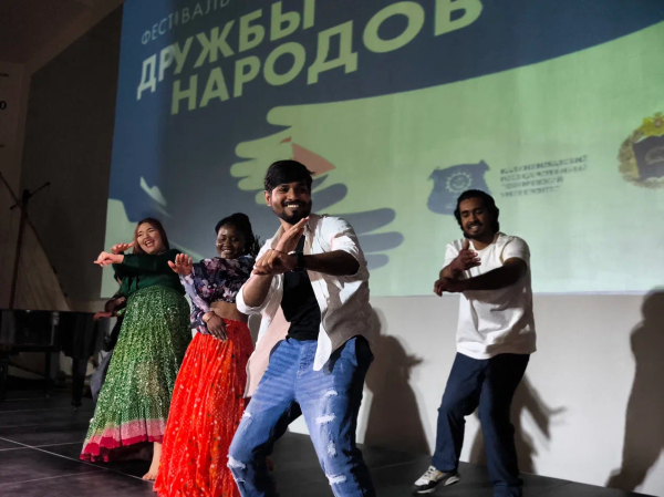 Иностранные студенты КГТУ выступили на Фестивале Дружбы народов в Светлогорске