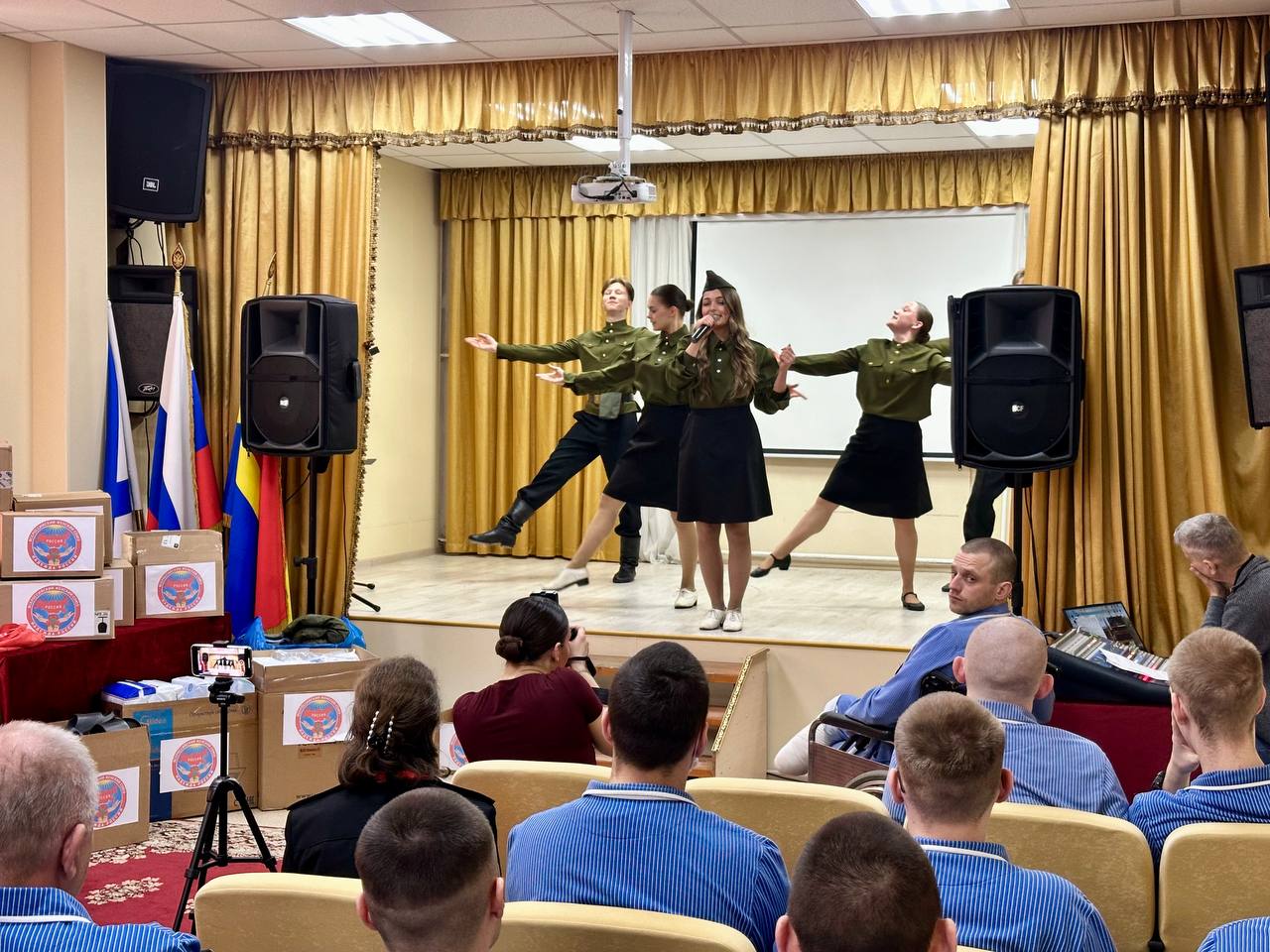 Обучающиеся КМРК дали концерт для бойцов находящихся на излечении в госпитале