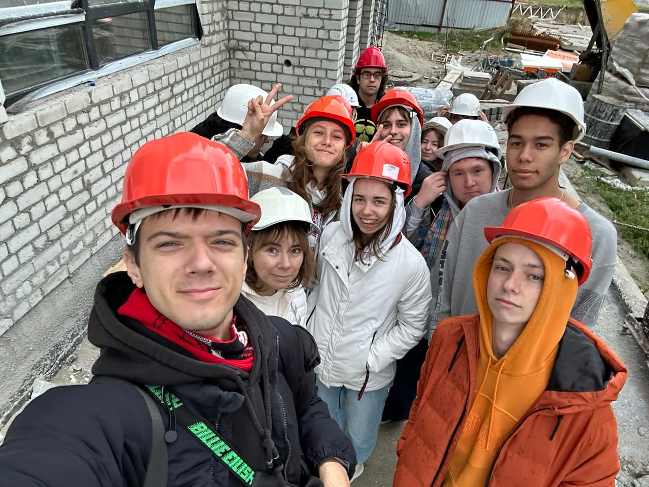 Студенты КГТУ посетили строительную площадку ЖК «Невский Парк»