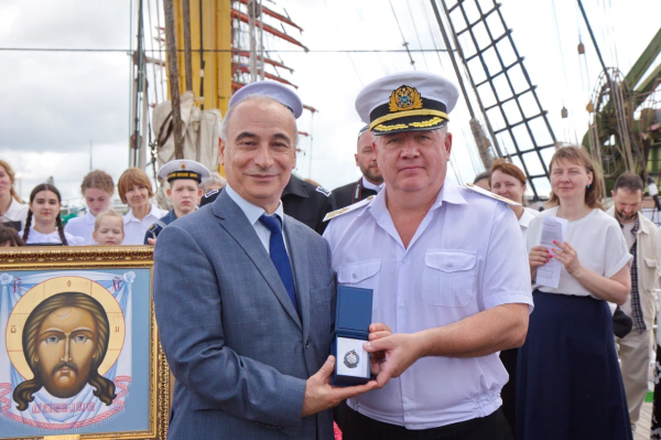 Barque Kruzenshtern set sail on her first training voyage this year