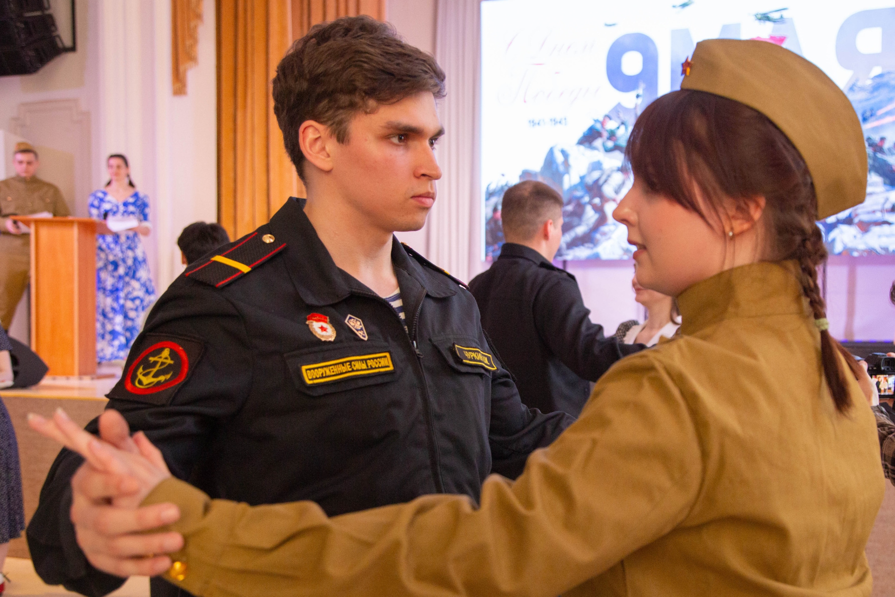 Театрализованный бал «Вальс Дня Победы» состоялся в КГТУ