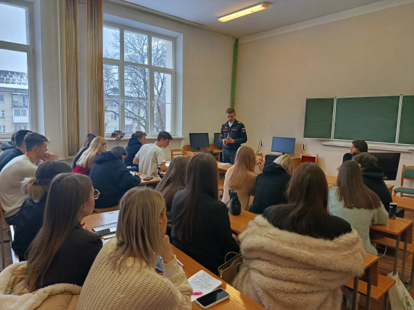 Студенты ИНОТЭКУ встретились с представителем ВС РФ