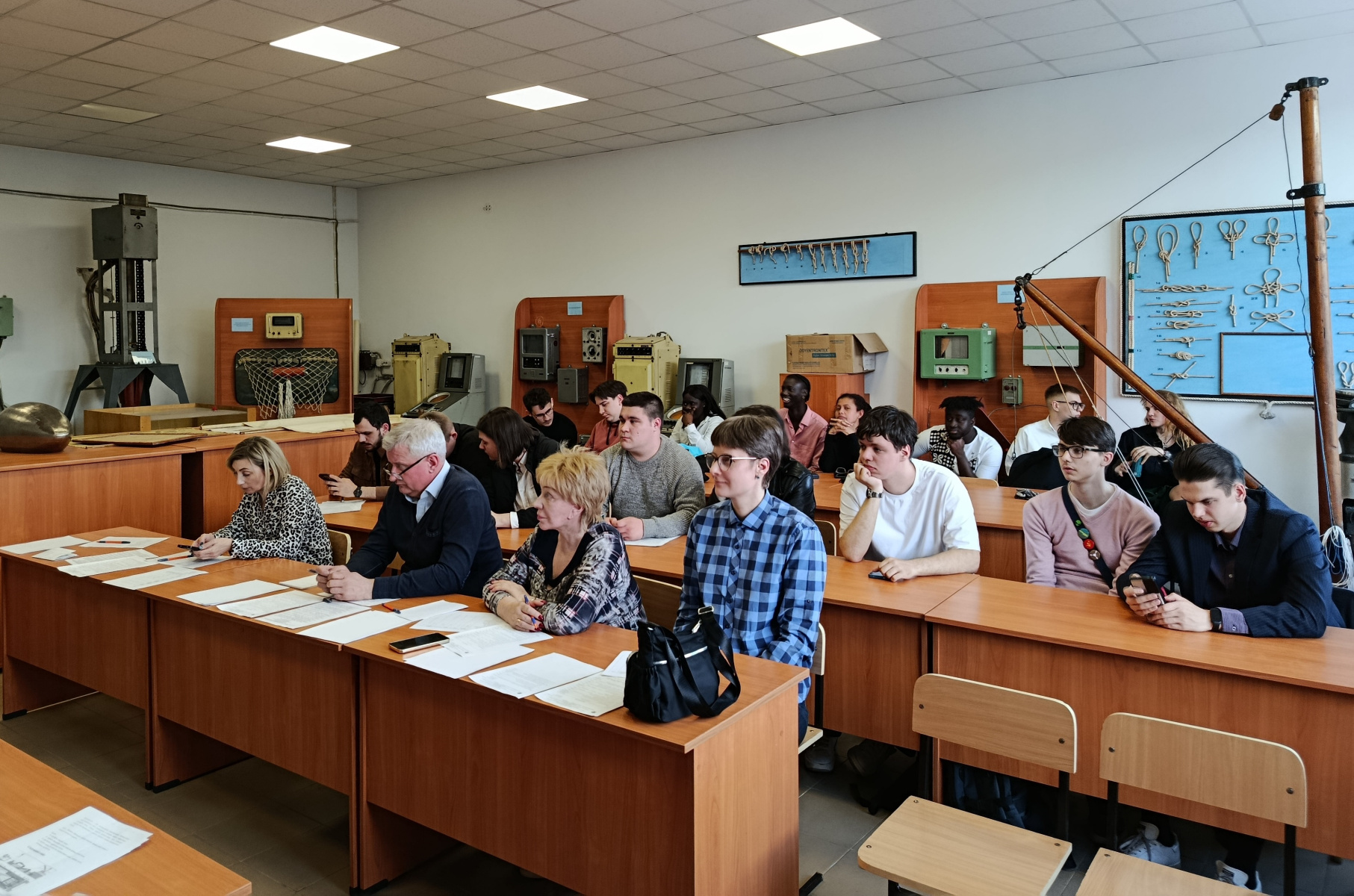 Students from Russia, Guinea-Bissau and Indonesia presented reports at the Commercial Fishery section