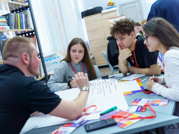 Стартовал второй день интенсива «STARTUP HUB» 