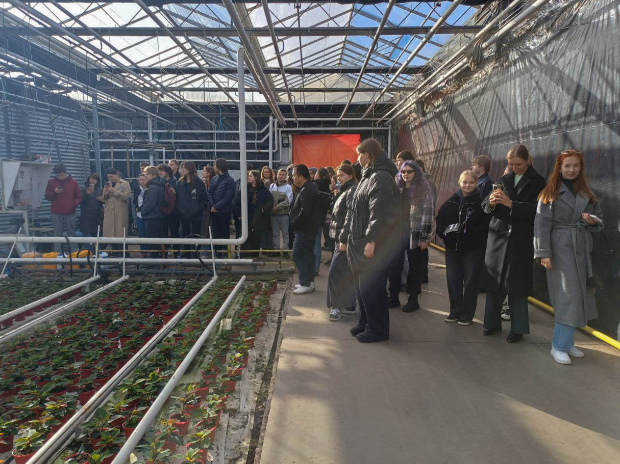 Шаг навстречу успеху: студенты-агрономы КГТУ посетили питомник «Калинково»