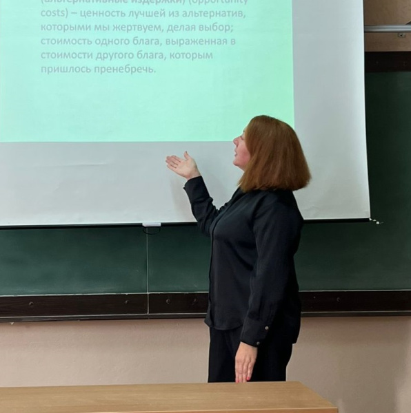 Экономика для старшеклассников в Калининграде начинается с Малого переулка