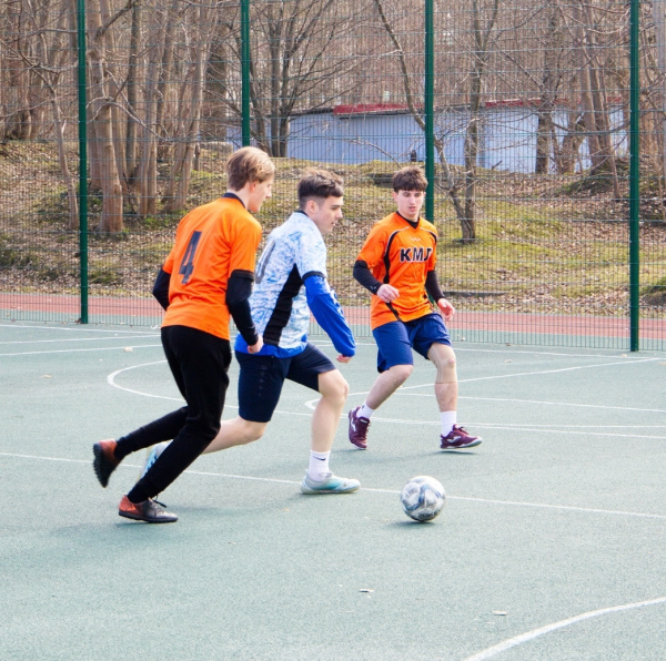 На спортплощадке БГАРФ прошел «Кубок ректора» по мини-футболу