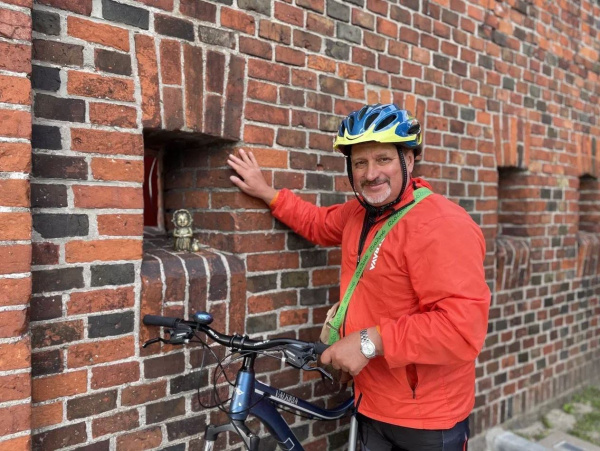 A scientist from KSTU published a cycling guide for Kaliningrad and the region