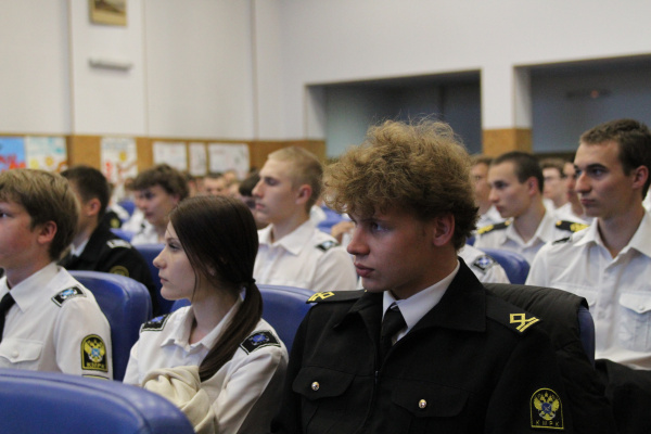 Курсанты КМРК встретились с представителем крупной рыбодобывающей компании