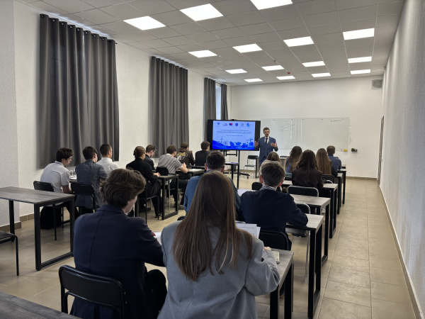 На секции «Нефтегазовое дело» выступили студенты и школьники